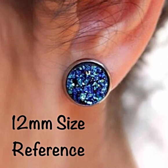 Gold Pineapple Glass Stud Earrings! - Picture 3 of 5